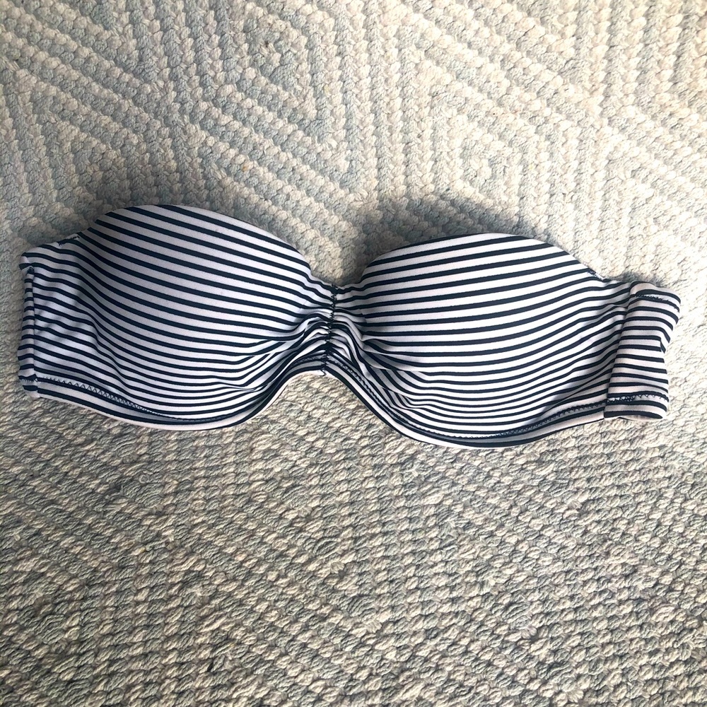 Victoria’s Secret Bikini top 32B